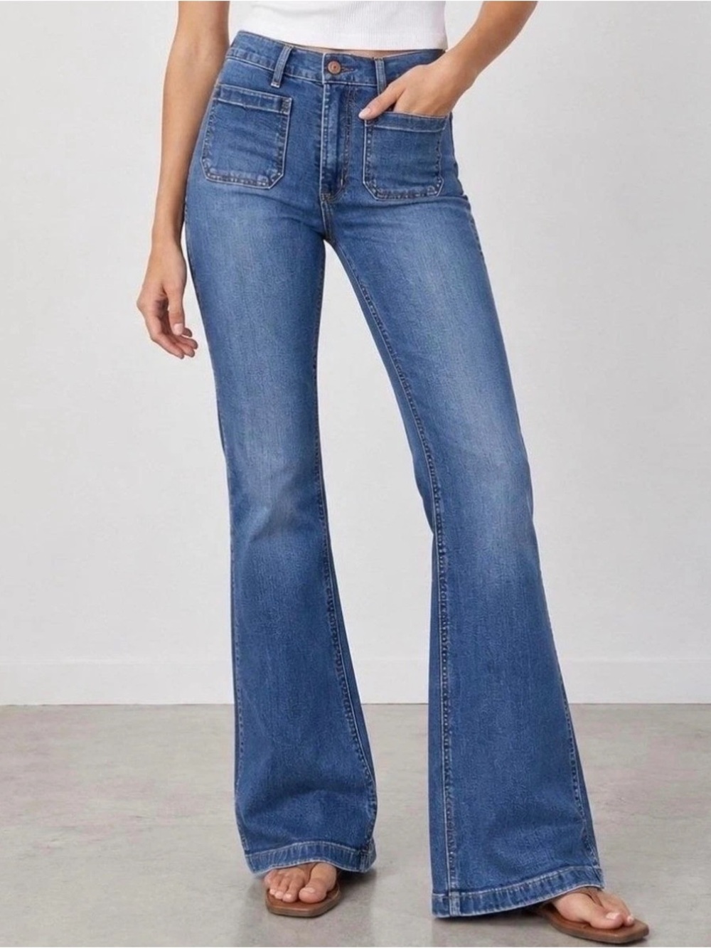Gap 70s Flare High Rise Patch Pocket Jeans Medium Indigo Women’s 29 Short
